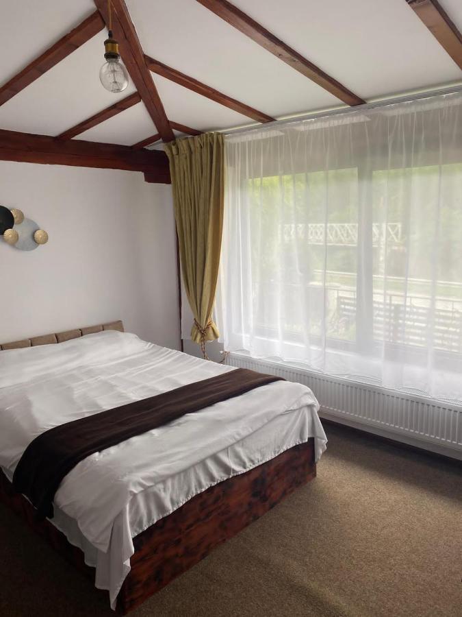 Hotel La Butuci Tîrgu Ocna Esterno foto
